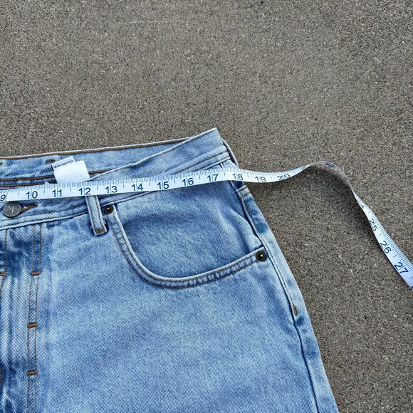 Vintage Calvin Klein Cut Off Denim Jean Shorts Mens 36 Blue Light Wash Loose 8" - Picture 7 of 8